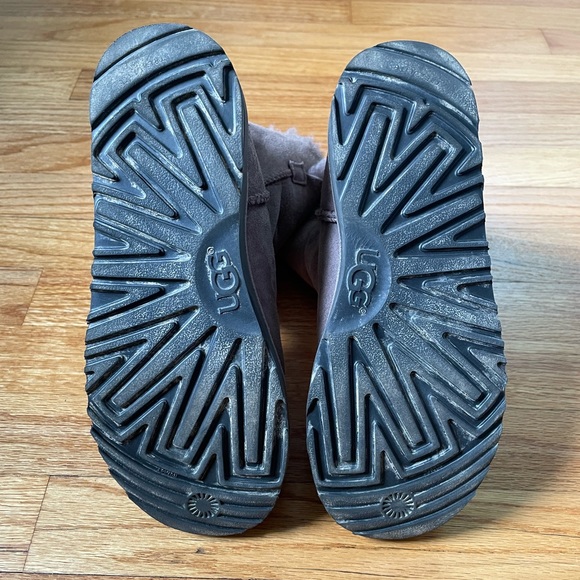 UGG Classic Cuff Short Women’s boot, 6.5M, Stormy Grey - Picture 4 of 7